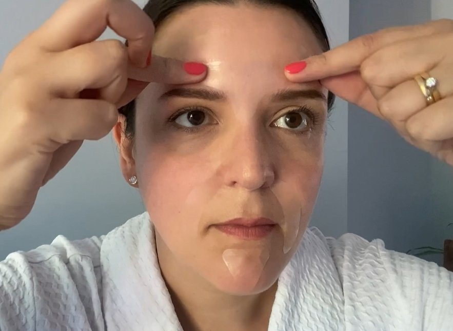 How to Smooth Out Forehead Wrinkles by Using Facial Patches - SkinRèmide